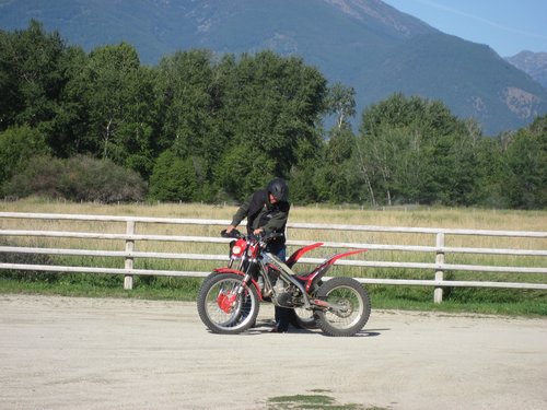 2008 Aug Greg on GasGas and KTM and Sue on GasGas and Yamaha 001.jpg